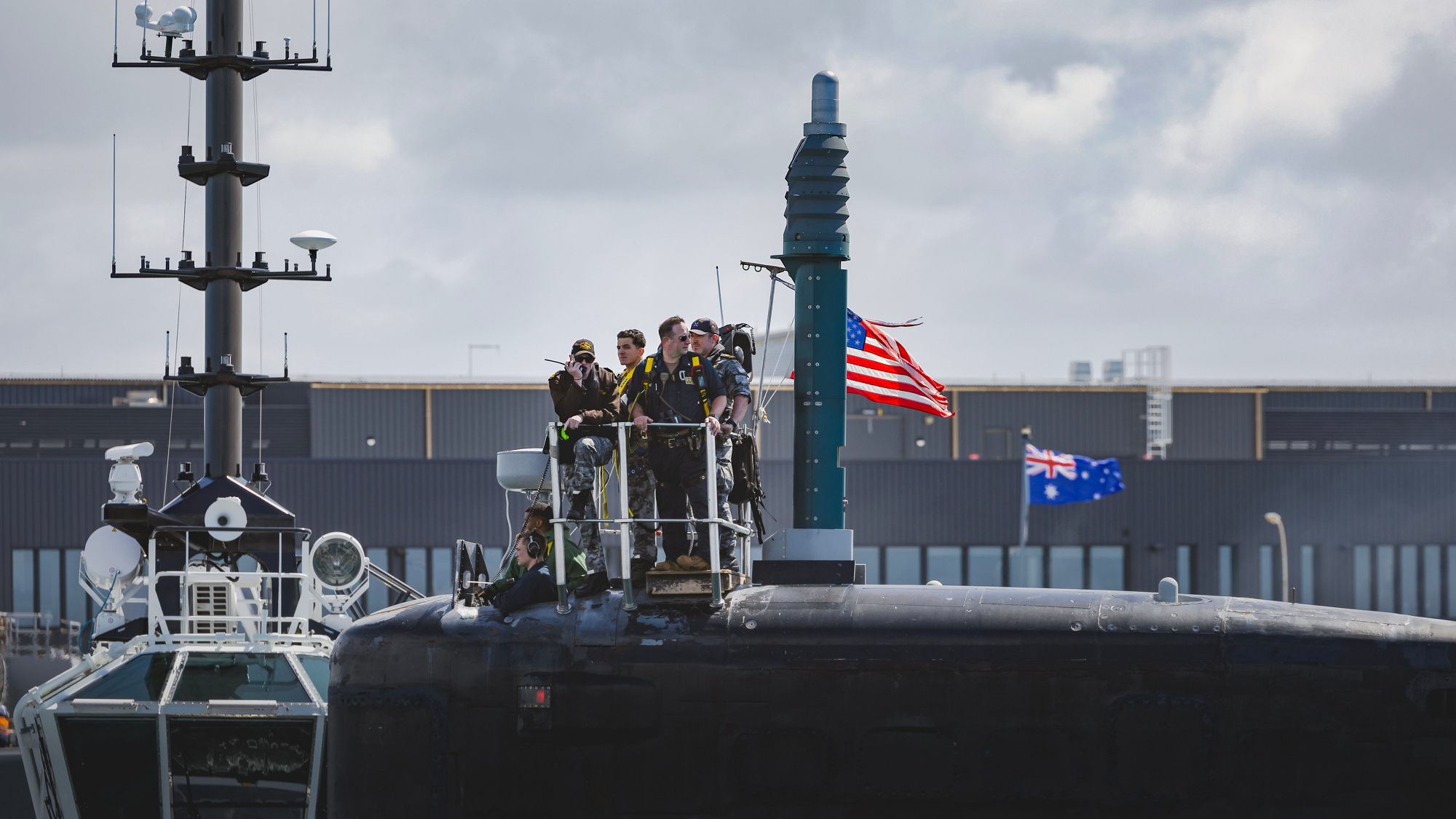The Virginia-class fast-attack submarine USS Vermont (SSN 792) arrives at HMAS Stirling in Western Australia for a scheduled Submarine Maintenance Period (SMP), marking the first time Pearl Harbour Naval Shipyard and Intermediate Maintenance Facility will lead and execute SSN maintenance in Australia.