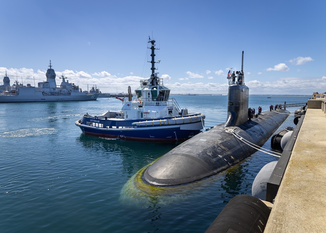 United States Navy Virginia class fast-attack submarine, USS Vermont (SSN 792), prepares to depart HMAS Stirling after completing a Submarine Maintenance Period in Western Australia.