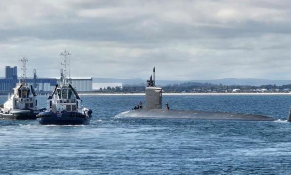USS Hawaii (SSN 776) departs HMAS Stirling, marking the conclusion of a historic submarine maintenance period in Western Australia. (U.S. Navy photo by Rory O'Connor)