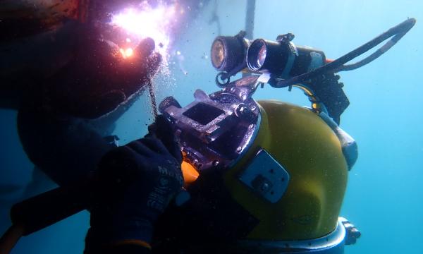 mobile underwater sustainment system to enable critical underwater submarine maintenance and sustainment