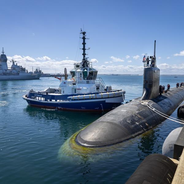 United States Navy Virginia class fast-attack submarine, USS Vermont (SSN 792), prepares to depart HMAS Stirling after completing a Submarine Maintenance Period in Western Australia.
